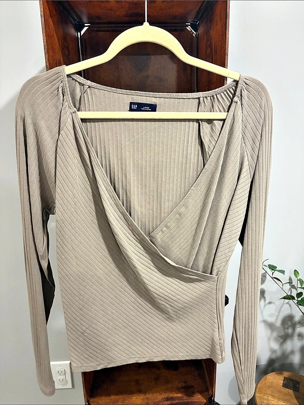 GAP Ribbed Wrap Long Sleeve Top in Beige Large Like New